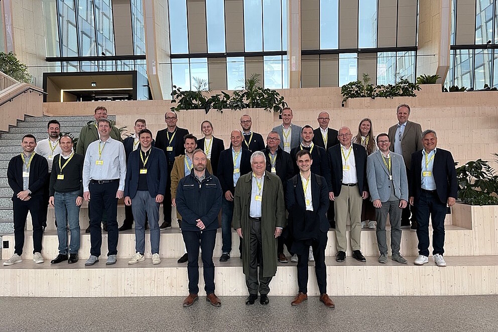 Gruppenbild von Teilnehmenden auf einer Delegationsreise