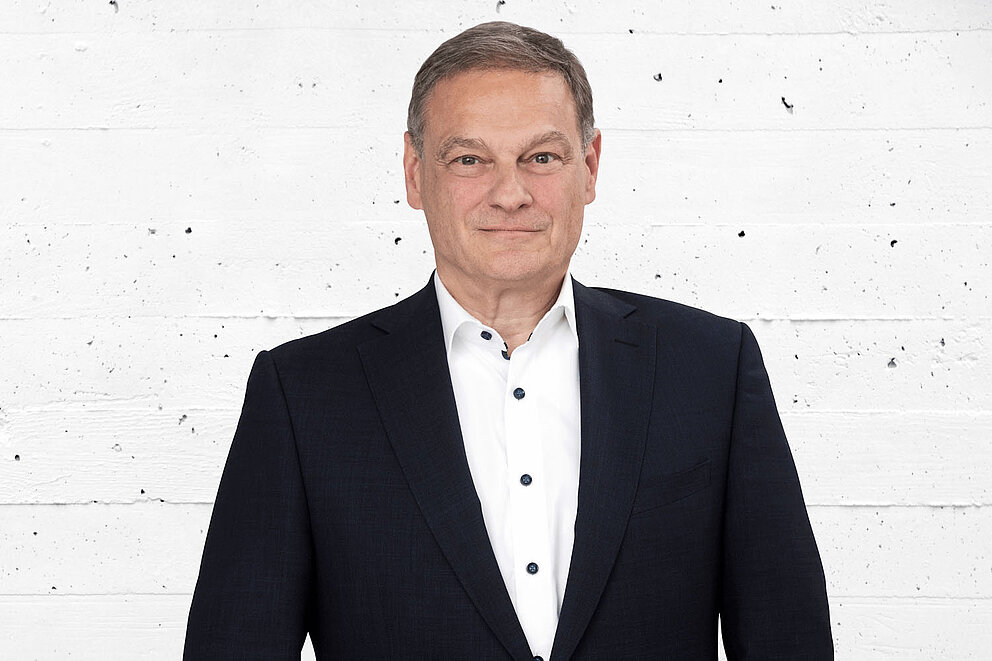 Portrait von Franz Loogen, Geschäftsführer der Landesagentur e-mobil BW.