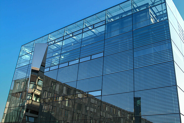 Modernes Gebäude aus Glas in Stuttgart